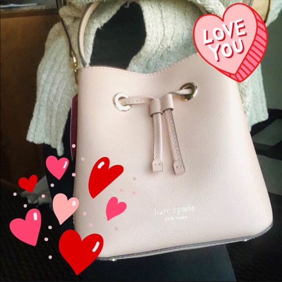 kate spade Handbags - 💄 Kate Spade bucket crossbody bag